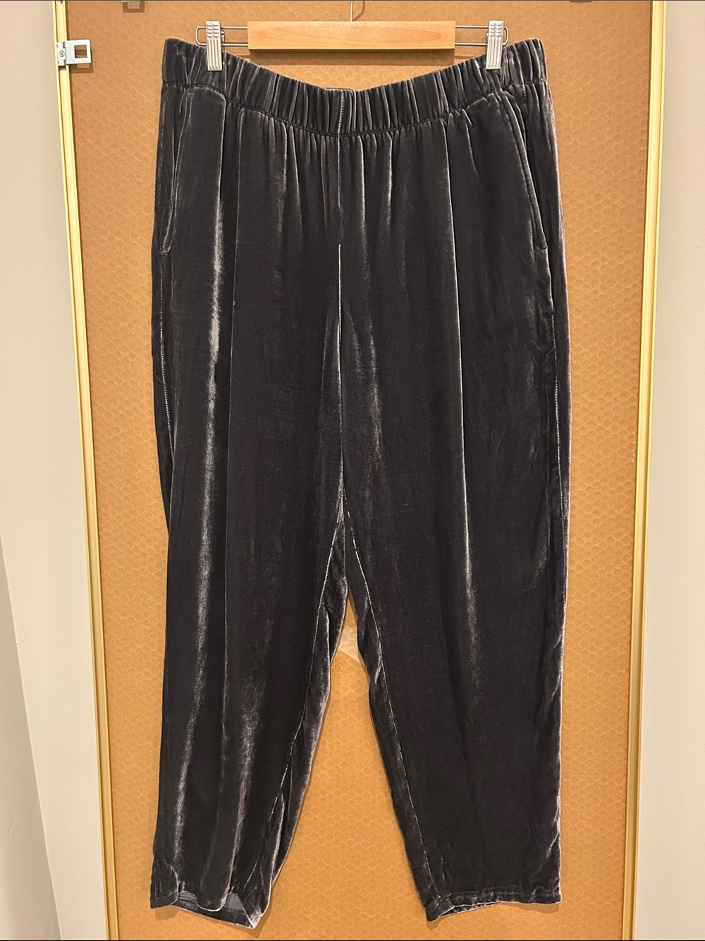Eileen FisherVelvet Elastic-Waist Pants — Charcoal